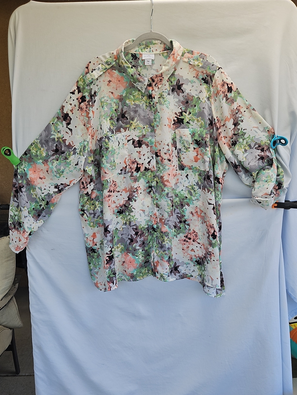Jaclyn Smith Floral Button-Down Blouse in Green, Peach & Gray. Sz 3x